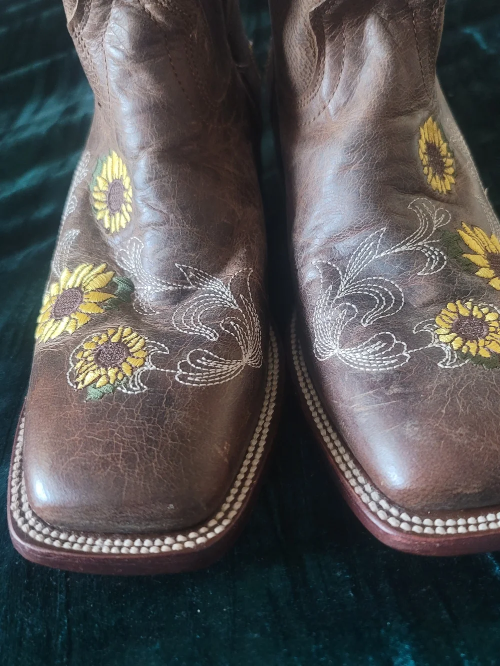 Shyanne Brown Leather Sunflower Embroidered Cowboy Boot